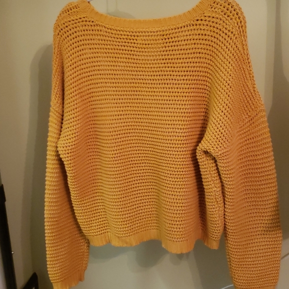 Yellow knit sweater - Picture 2 of 3